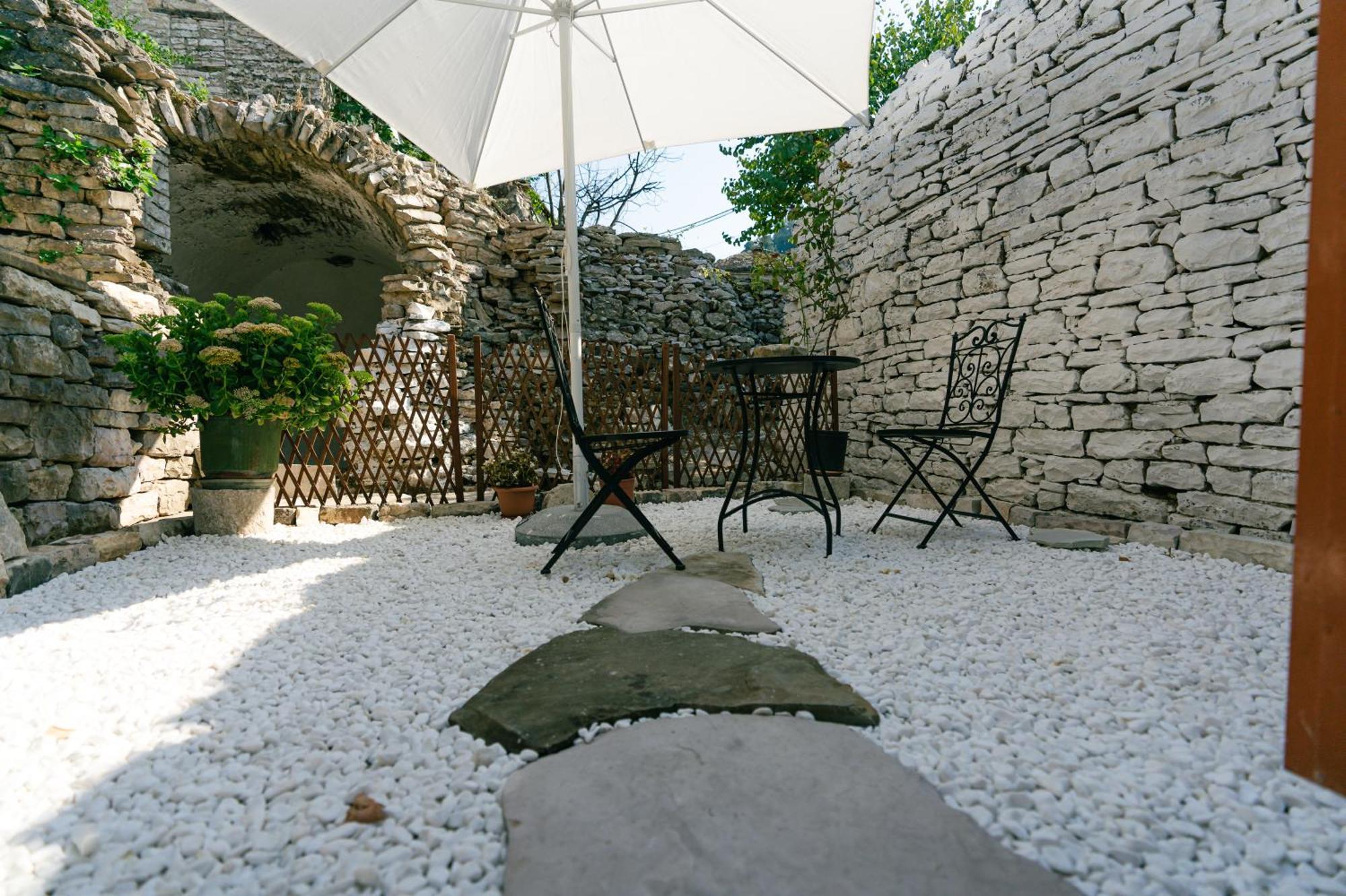 Hotel Petrichor Gjirokastër Pokoj fotografie